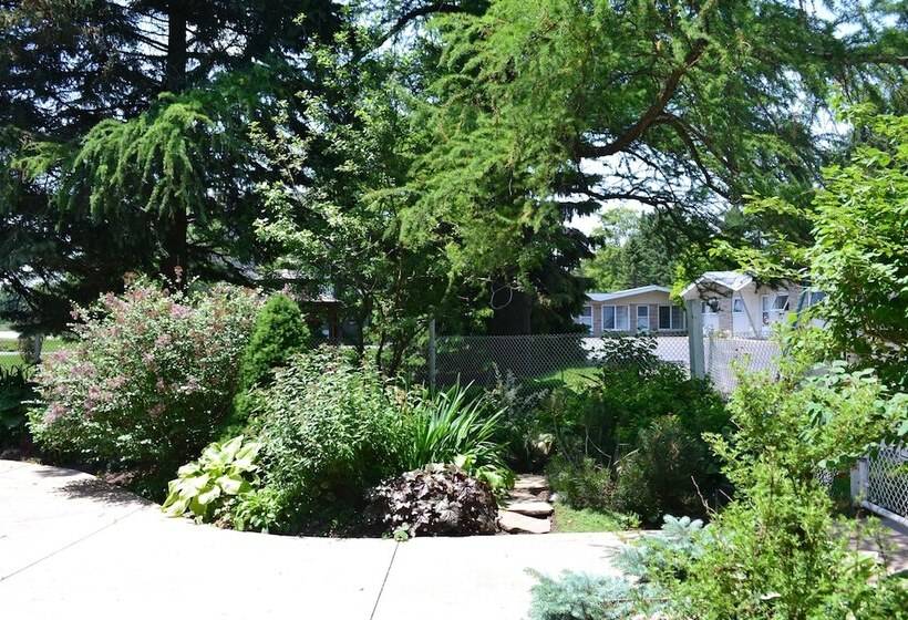 Stratford Suburban Motel