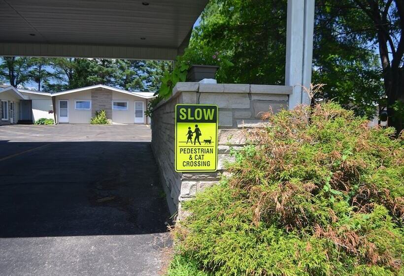 Stratford Suburban Motel