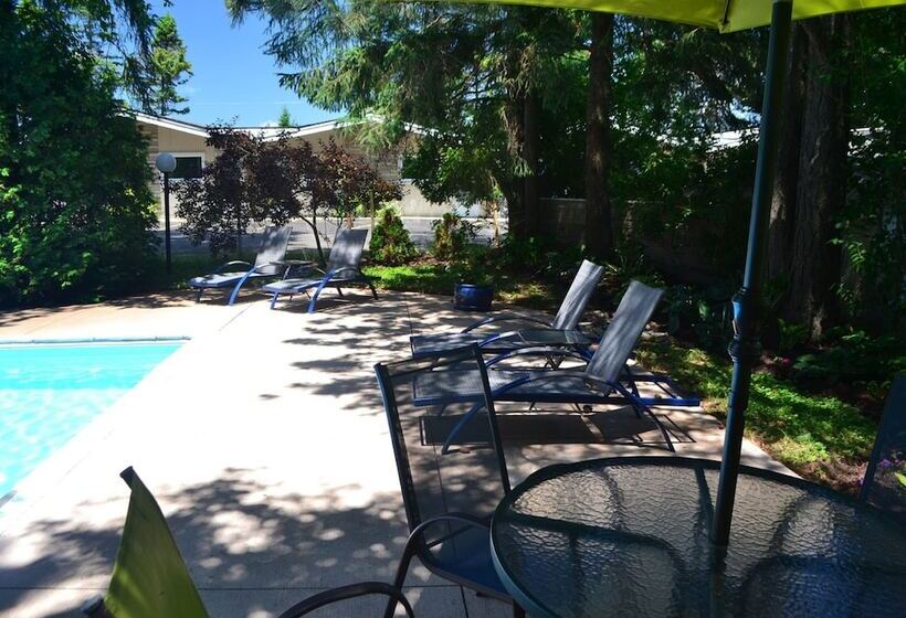 Stratford Suburban Motel