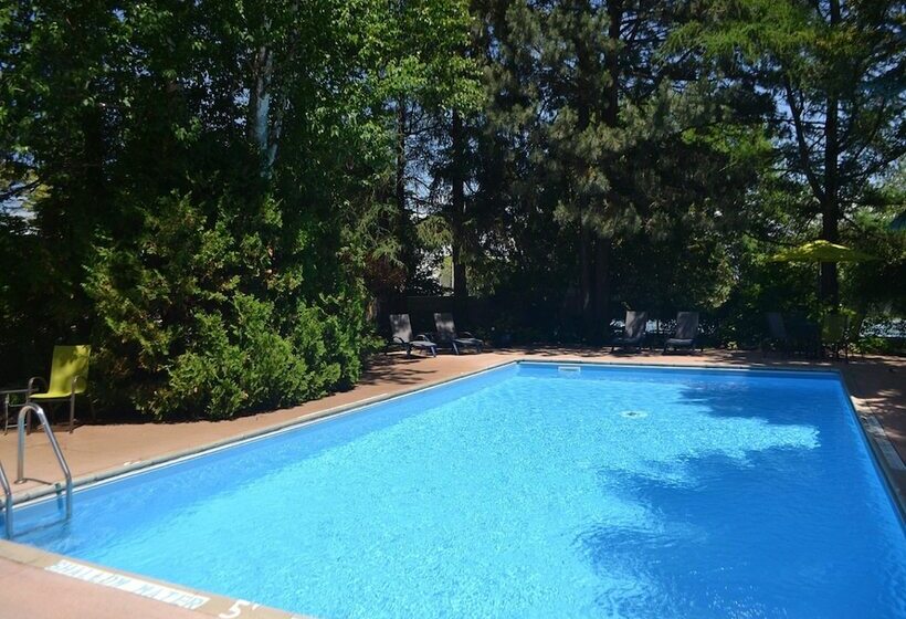 Stratford Suburban Motel