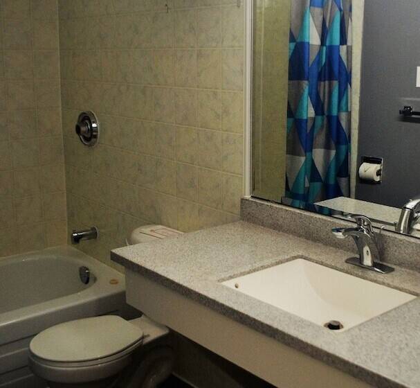 Stratford Suburban Motel