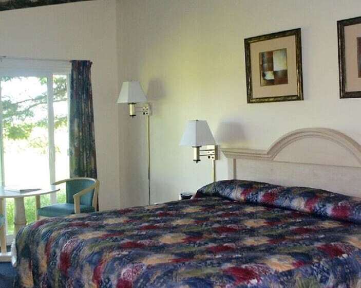 Stratford Suburban Motel