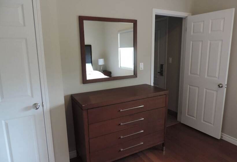 Wasaga Riverdocks Hotel Suites