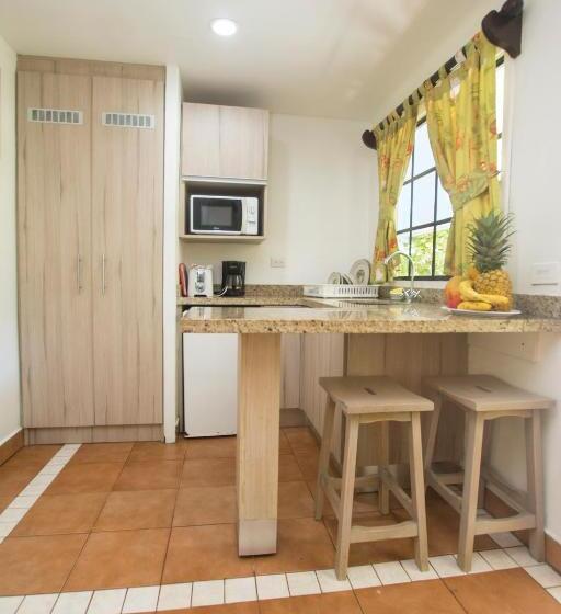 Oceanfront Hotel Verde Mar Direct Access To The Beach