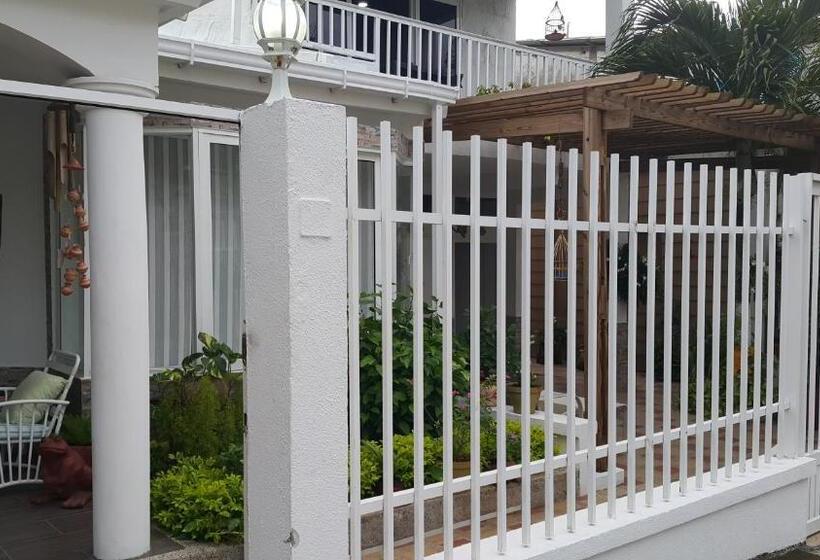 호스텔 Hospedaje Solymar Sarie Bay