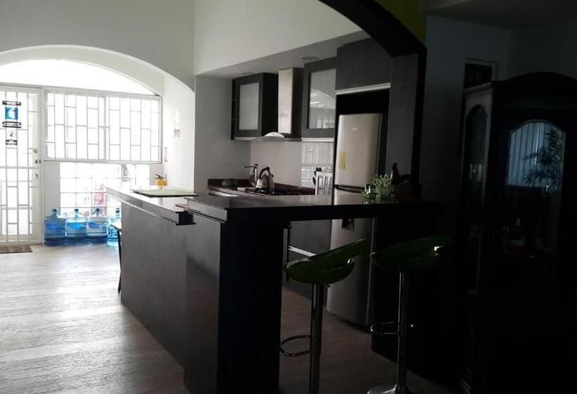 호스텔 Hospedaje Solymar Sarie Bay