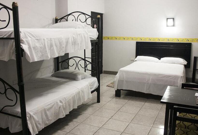 هاستل Jer`s Hostal