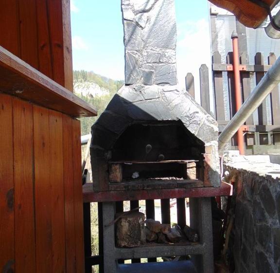 ベッドアンドブレックファースト Pensiunea Neba