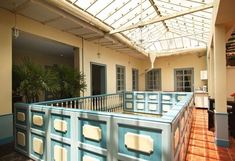 Del Parque Hotel & Suites