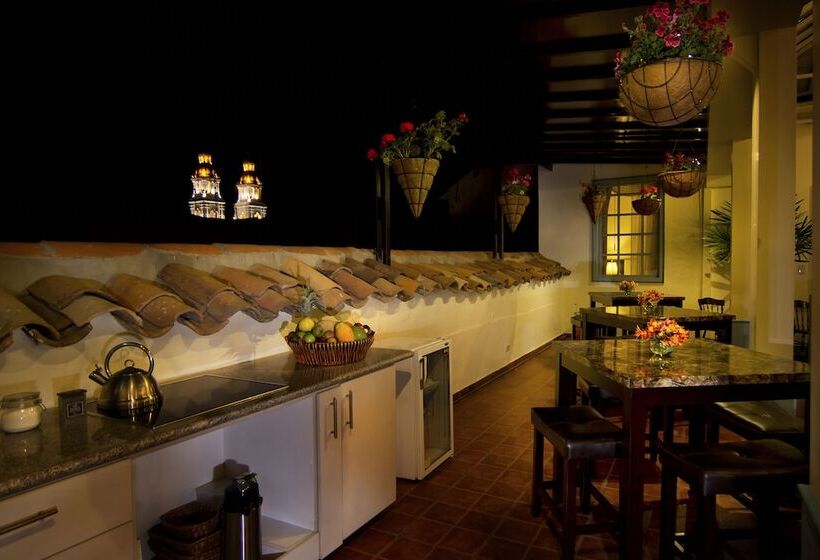 Del Parque Hotel & Suites