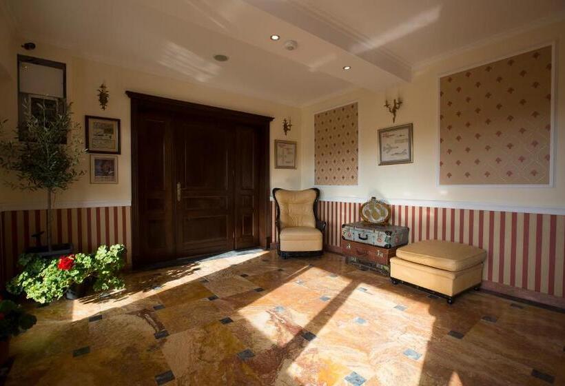 ホテル Aviator Boutique