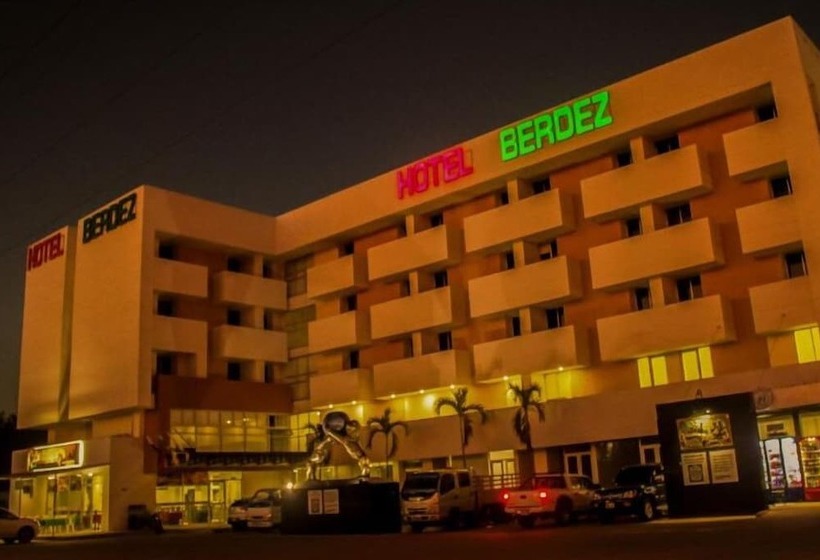 هتل Berdez