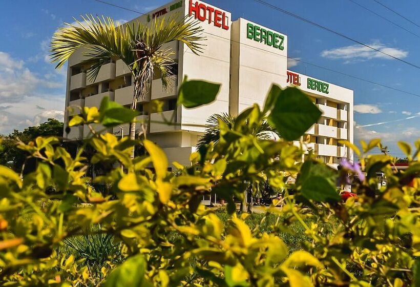 هتل Berdez