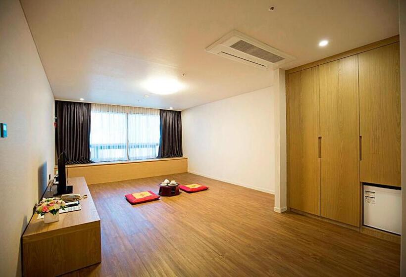 Отель Best Western Jeju