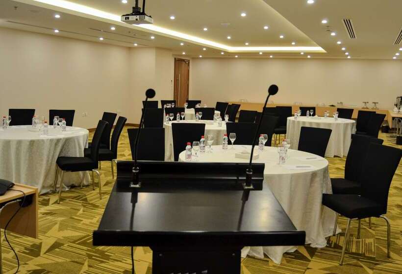 酒店 Best Western Plus Buraidah