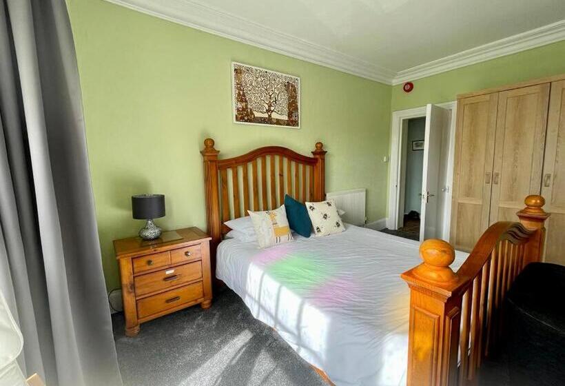 בית מלון כפרי Bryncelyn Guesthouse