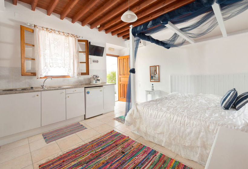 ホテル Chrysanthi Luxury Studios Lindos