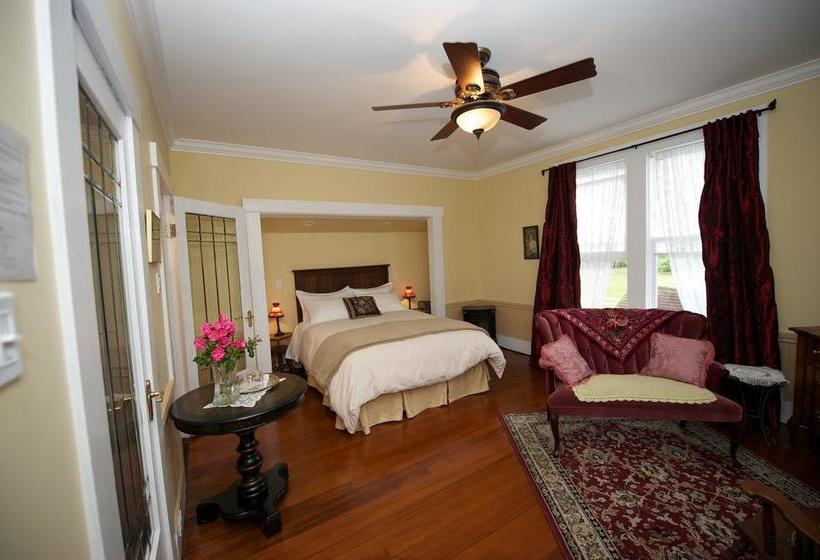 בית מלון כפרי Clayburn Village Bed & Breakfast