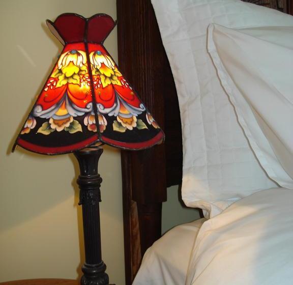 בית מלון כפרי Clayburn Village Bed & Breakfast