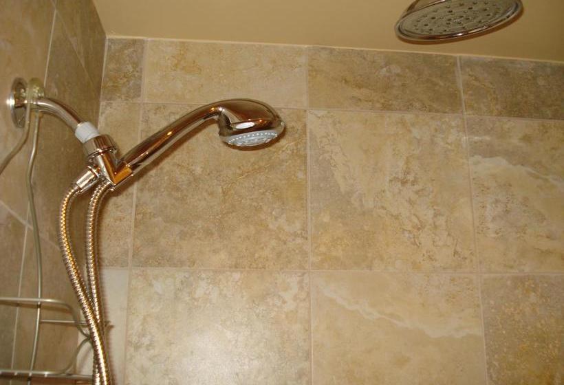 בית מלון כפרי Clayburn Village Bed & Breakfast