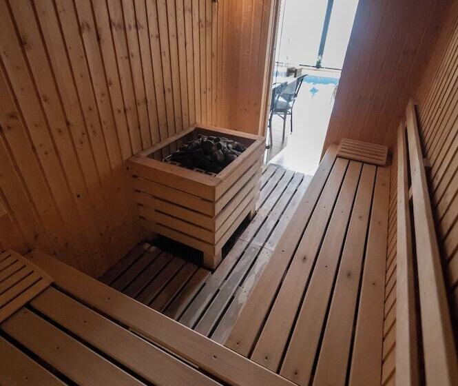 בית מלון כפרי Complex Turistic Monaco