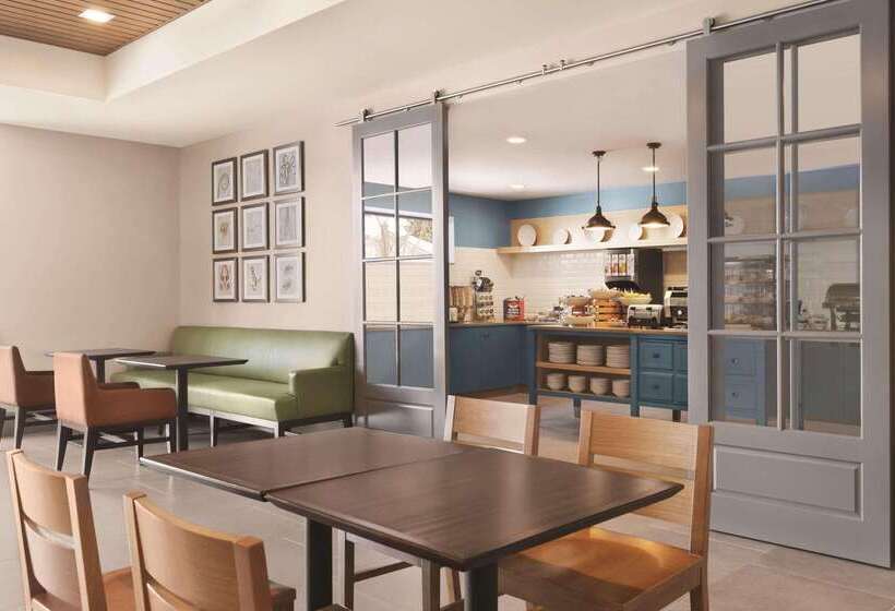 فندق Country Inn & Suites By Radisson, Belleville, On