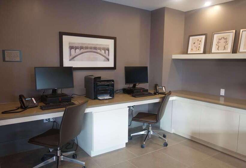 فندق Country Inn & Suites By Radisson, Belleville, On