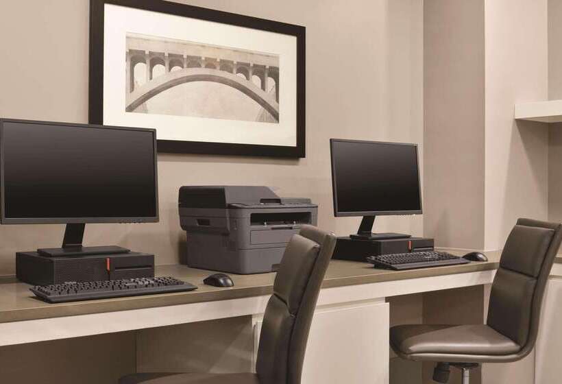 فندق Country Inn & Suites By Radisson, Belleville, On