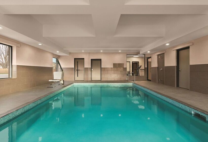 فندق Country Inn & Suites By Radisson, Belleville, On