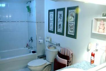 هتل Creekside B&b