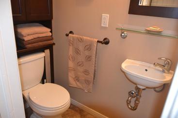 هتل Creekside B&b