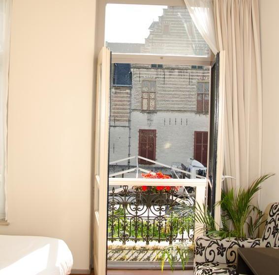 호텔 Eetcafe Van Ee