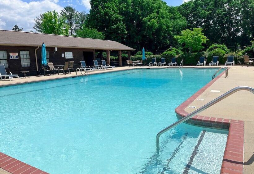 فندق Etowah Valley Golf & Resort