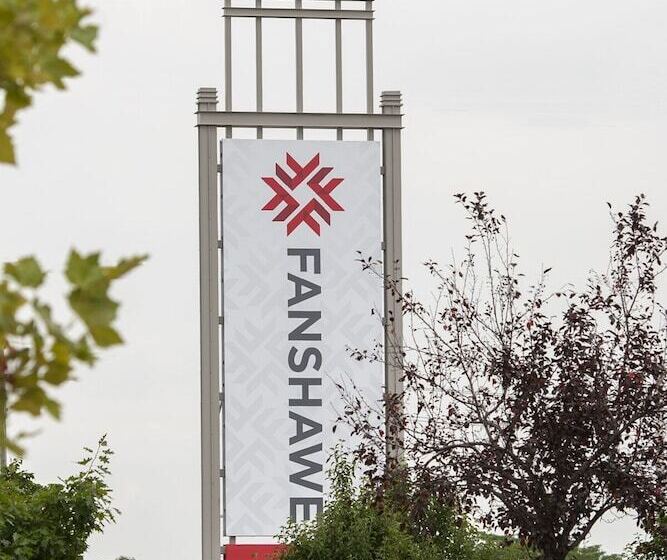 فندق Residence & Conference Centre   London