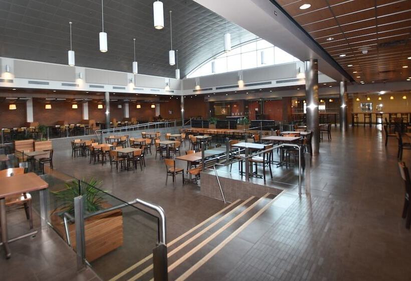 فندق Residence & Conference Centre   London