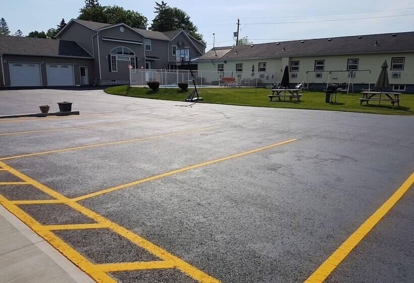 فندق Fox Motor Inn