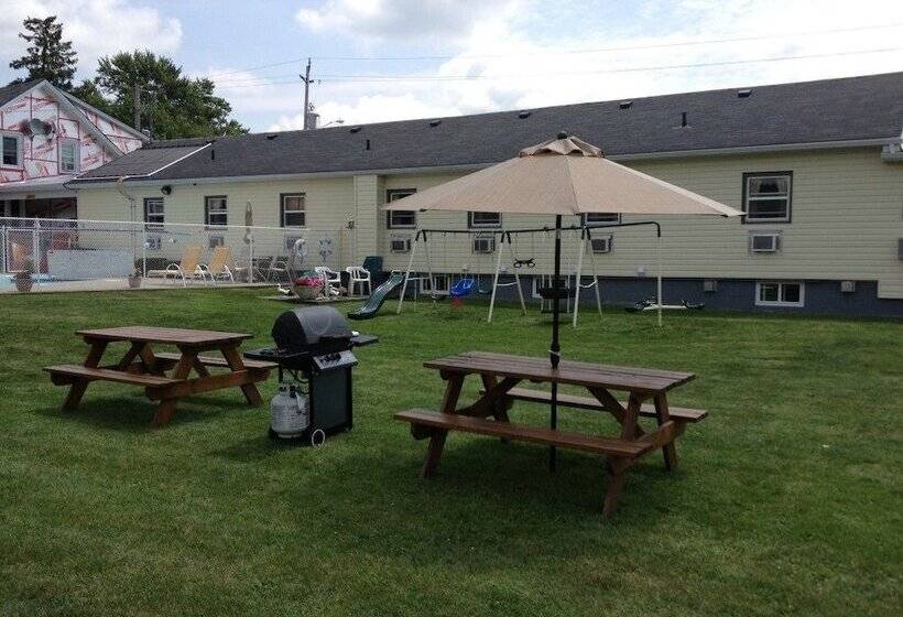 فندق Fox Motor Inn