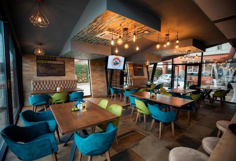 Отель Grandis Apulum