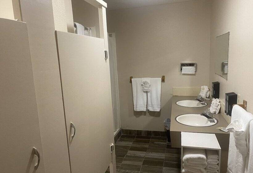 فندق Heidi S Inn