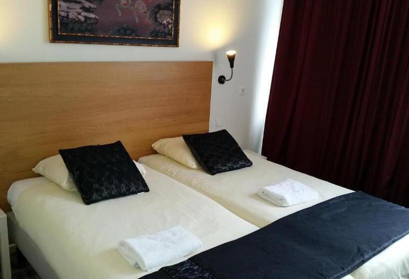 هتل Holland Lodge