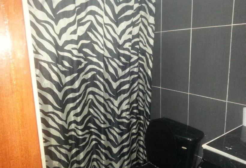 فندق Hostal Selvatrip