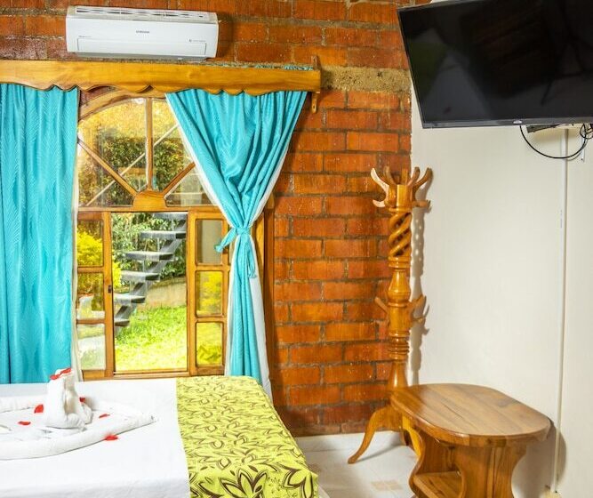 هتل Hostal San Jorge