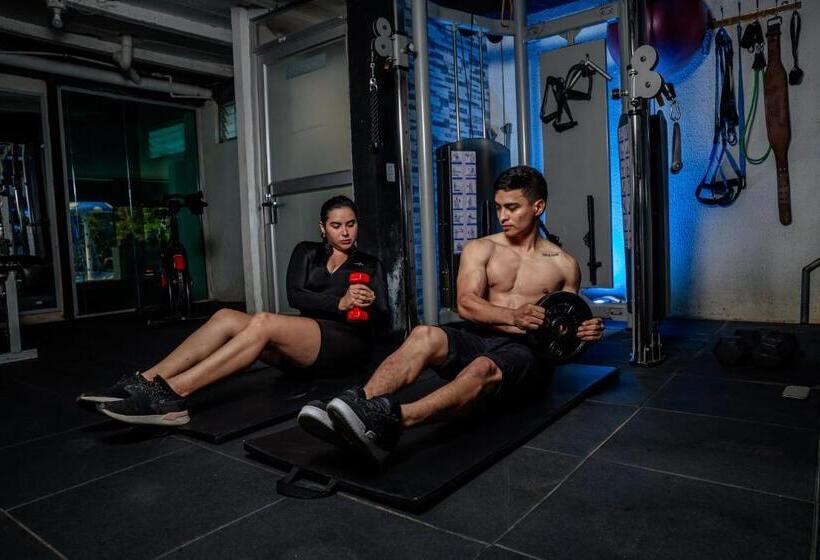 فندق La Cascada   Lago Agrio