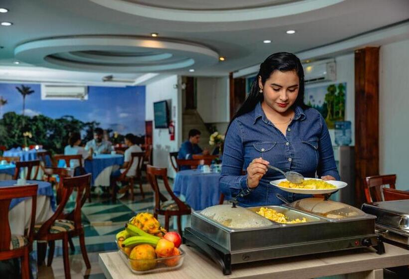 فندق La Cascada   Lago Agrio