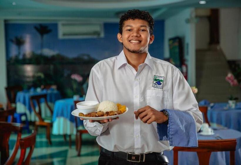 فندق La Cascada   Lago Agrio