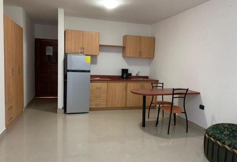 فندق La Cascada   Lago Agrio