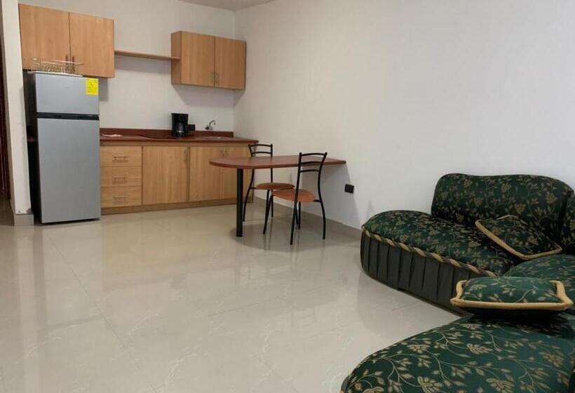 فندق La Cascada   Lago Agrio