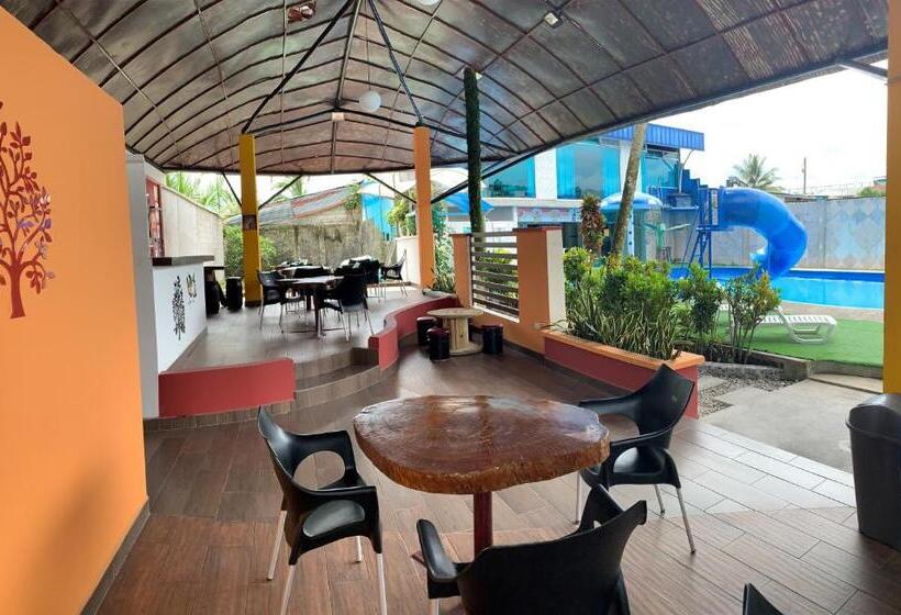 فندق La Cascada   Lago Agrio