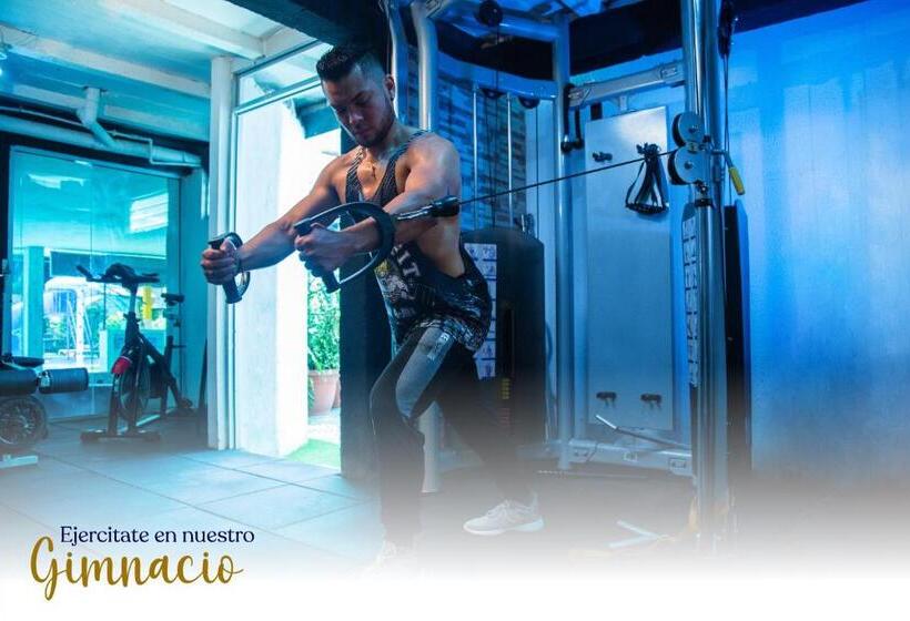 فندق La Cascada   Lago Agrio