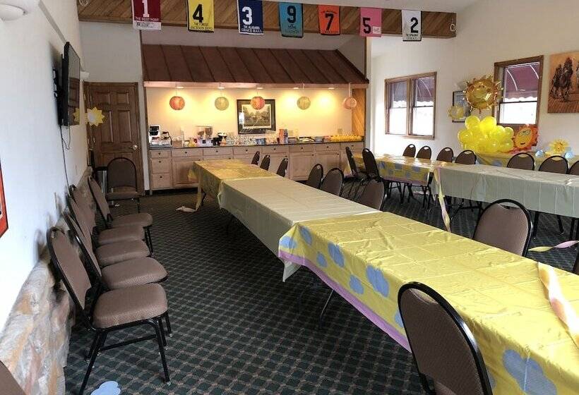 ホテル Landmark Motor Inn